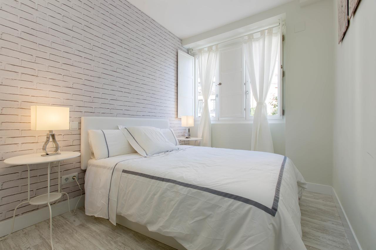 Appartement Bookinmadrid Com - Cascorro Sq 18 Pax Extérieur photo